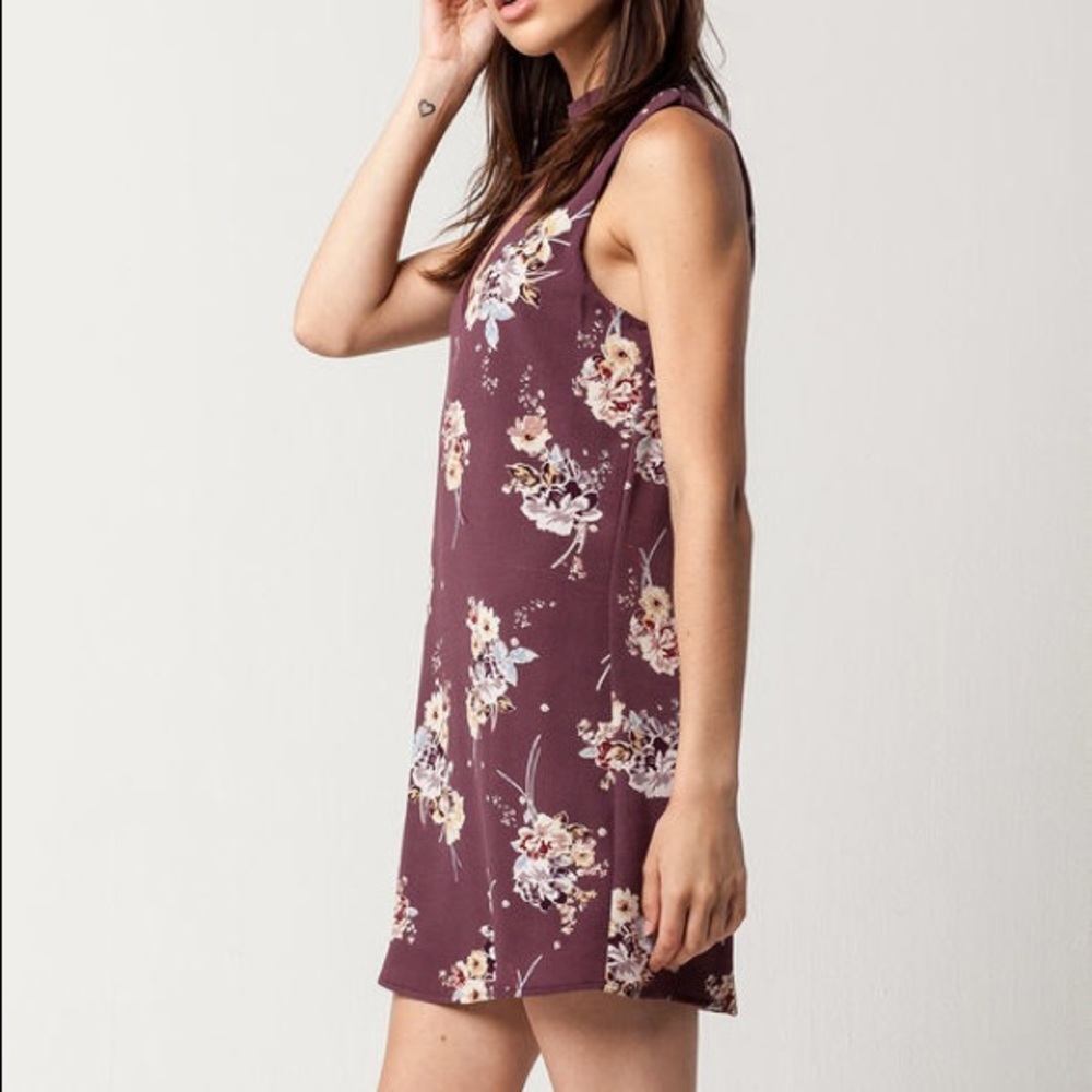 NWT Socialite Brown Floral Cut Out Dress - Picture 3 of 8